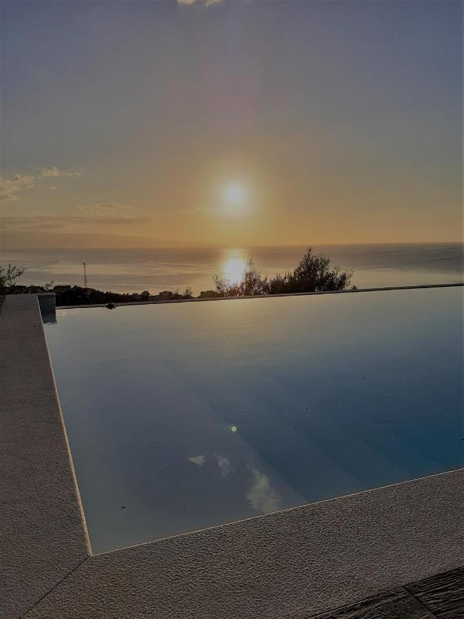Villa Infinity ∞ Santa Teresa Di Riva Bagian luar foto