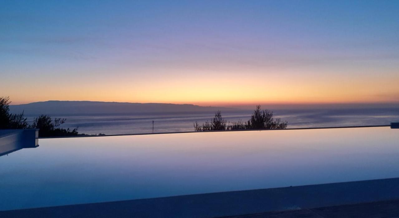 Villa Infinity ∞ Santa Teresa Di Riva Bagian luar foto