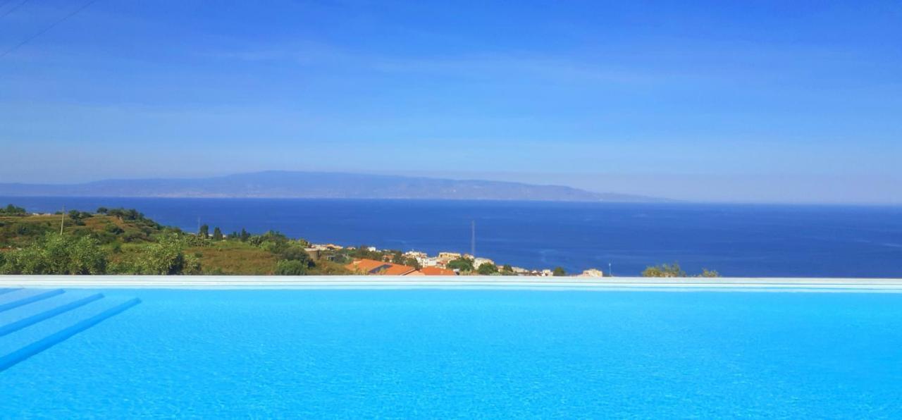 Villa Infinity ∞ Santa Teresa Di Riva Bagian luar foto