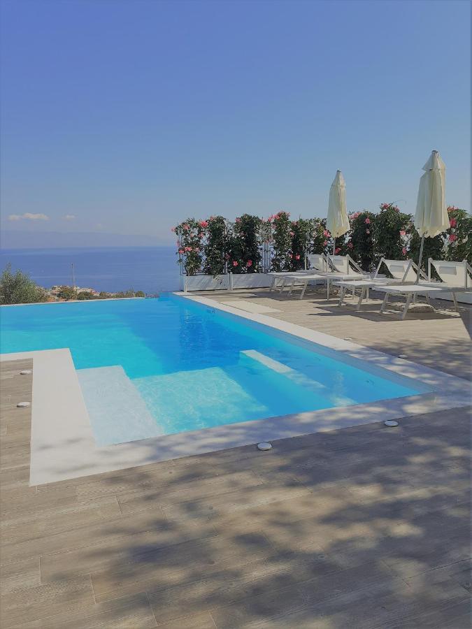 Villa Infinity ∞ Santa Teresa Di Riva Bagian luar foto