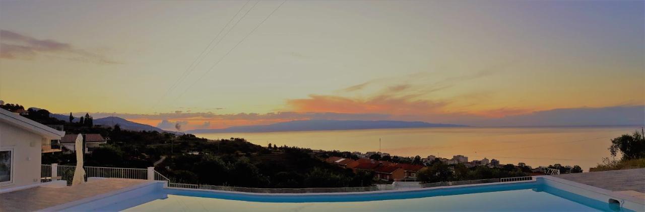 Villa Infinity ∞ Santa Teresa Di Riva Bagian luar foto