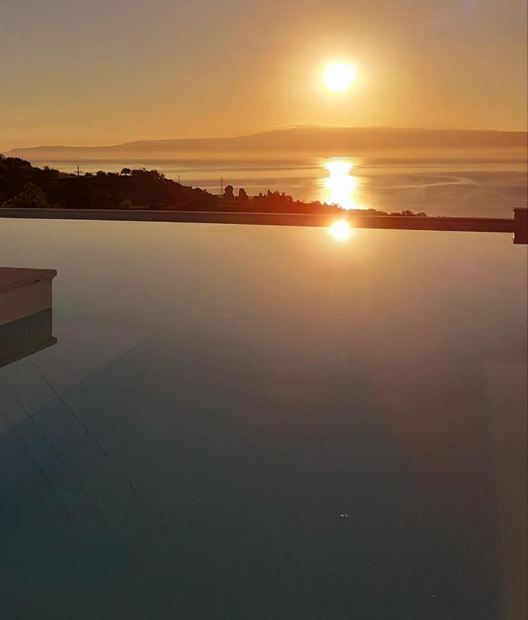 Villa Infinity ∞ Santa Teresa Di Riva Bagian luar foto